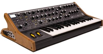 Moog Subsequent 37