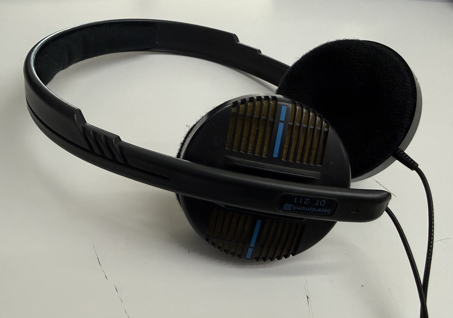DT 211 Wired Stereo Heaphone-  B STOCK 