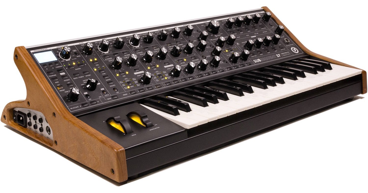 Moog Subsequent 37